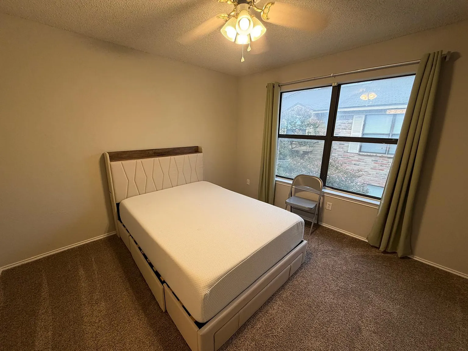 3 bed, 1164 sqft, $1,400 — Photo 1