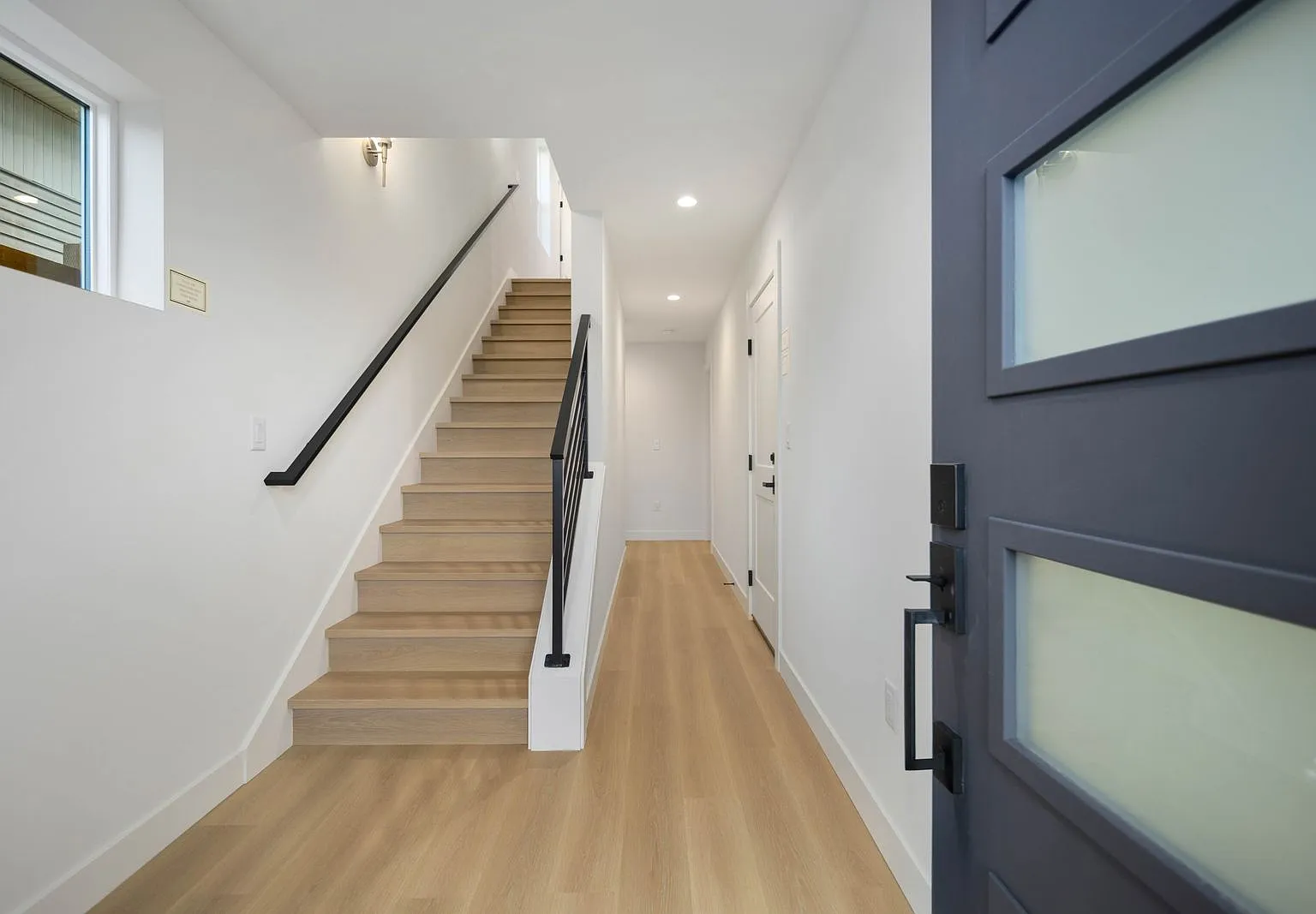 3 bed, 3.5 bath, 1671 sqft, $4,300 — Photo 4