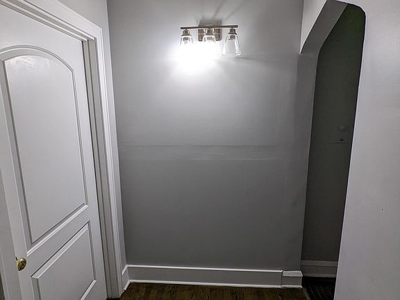 5th image of 1656 E 83rd Pl Unit 1