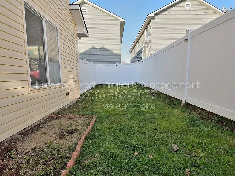 7830 N Mather Ct — Photo 14