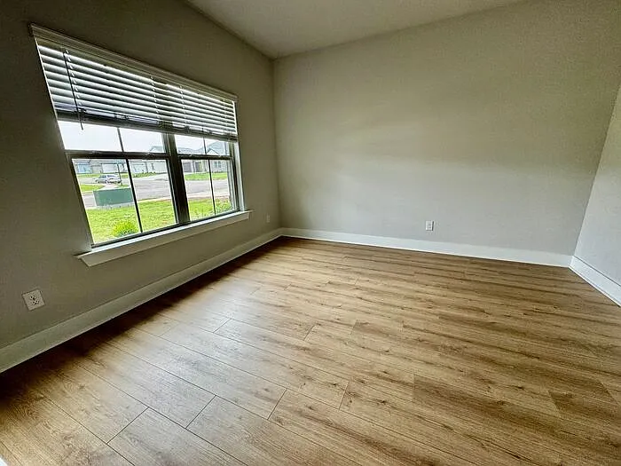 172 Shangrila Way — Photo 9