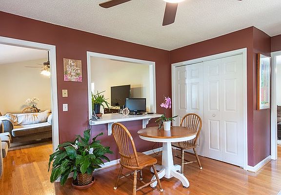 3rd image of 1225 Tanglewood Dr