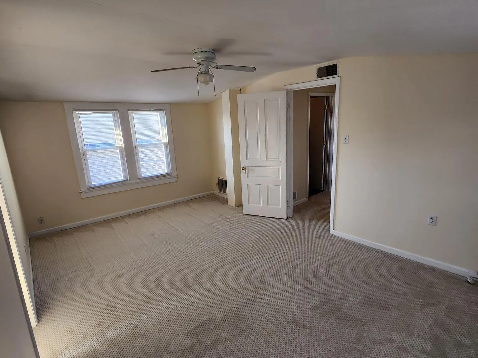 1005 Milton St — Photo 3