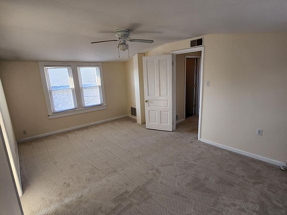 3rd image of 1005 Milton St Unit 2