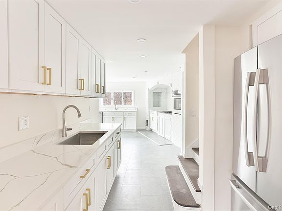 4th image of 271 Colonel Greene Road