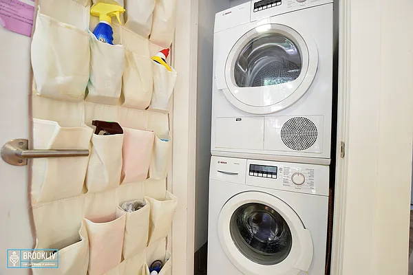 Rented by null | media 27