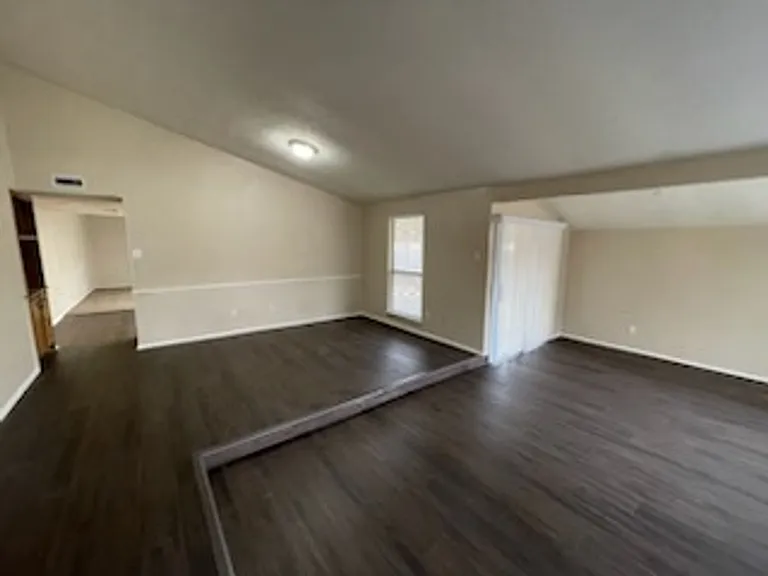 821 Stone Trail Dr — Photo 16