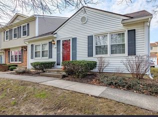 188 New Wickham Dr, Penfield, NY 14526