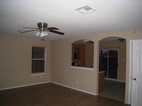 4th image of 204 Mesa Dr