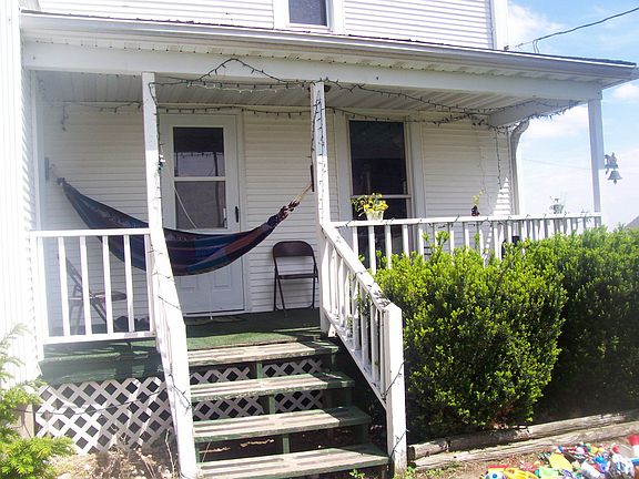 Front Porch w/ Hammock!!!