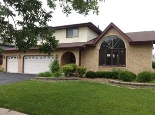 357 Wheatfield Rd, Matteson, IL 60443