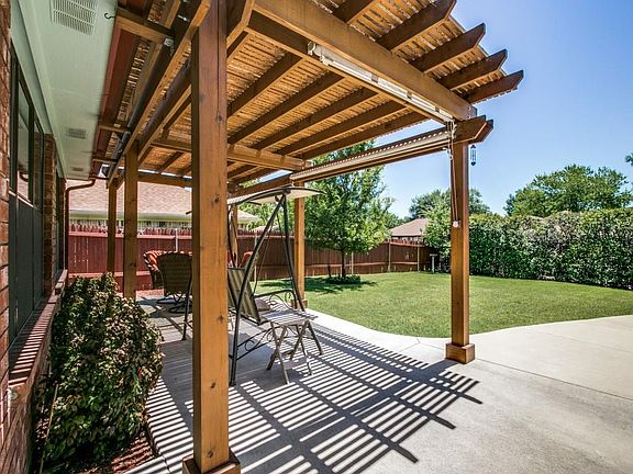 2nd image of 1542 Summerwind Ln