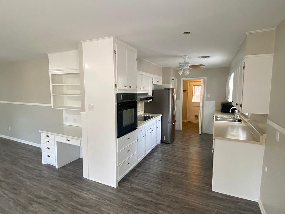 1st image of 2433 Campus Ct