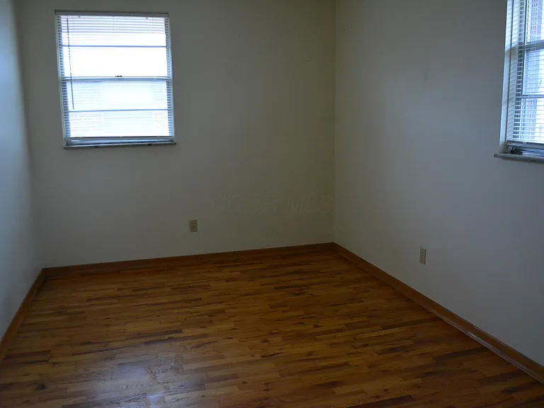 1533 Elmwood Ave — Photo 7