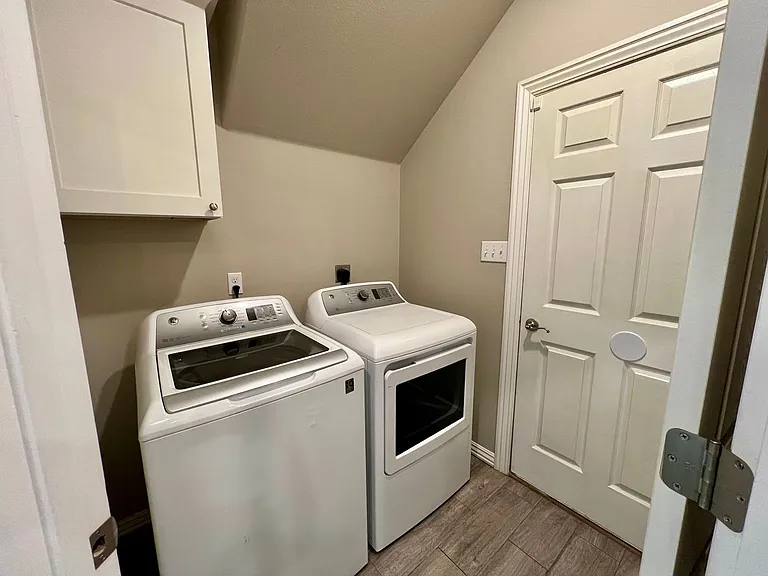 9809 Mylea Cir — Photo 5