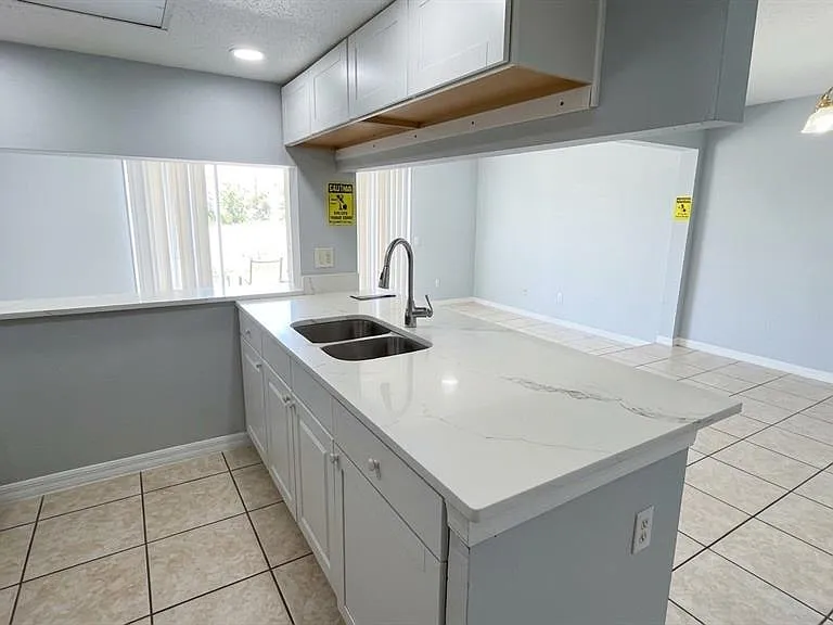226 Orchid Dr — Photo 2