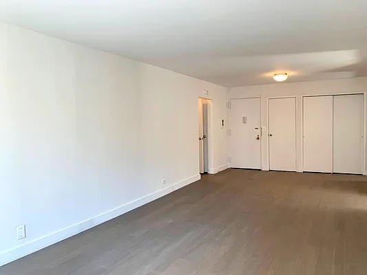 Rented by Algin Management | media 17