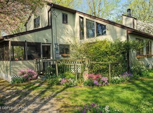 1119 Cranberry Dr, Bushkill, PA 18324