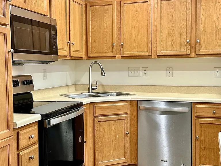 11812 Shoemaker Ct — Photo 2