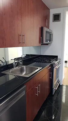 Rented by Solow Realty | media 9