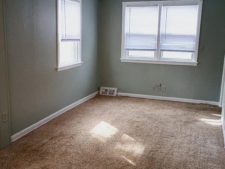 1125 Central Ave N #3 — Photo 2