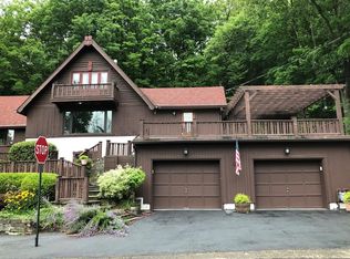 954 Upland Dr, Elmira, NY