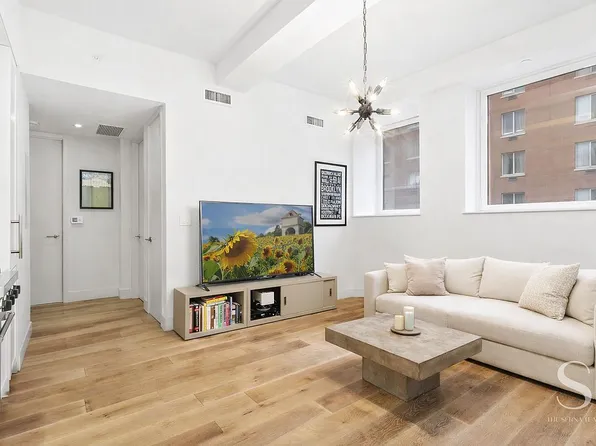 93 Worth St Suite 302, New York, NY 10013