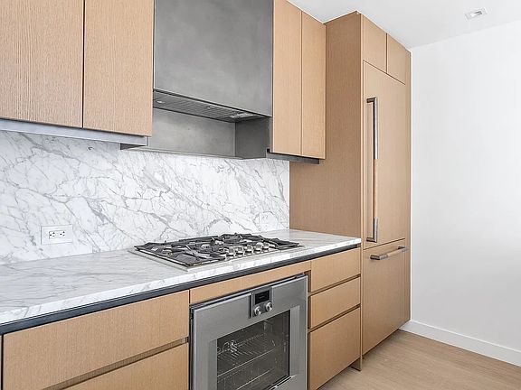 5th image of 555 W 22nd St #9FE