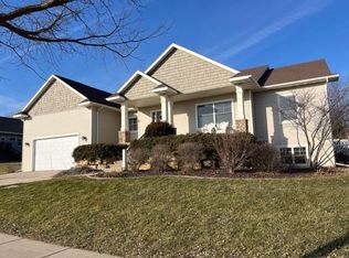 204 Glen View Rd, Mount Horeb, WI 53572