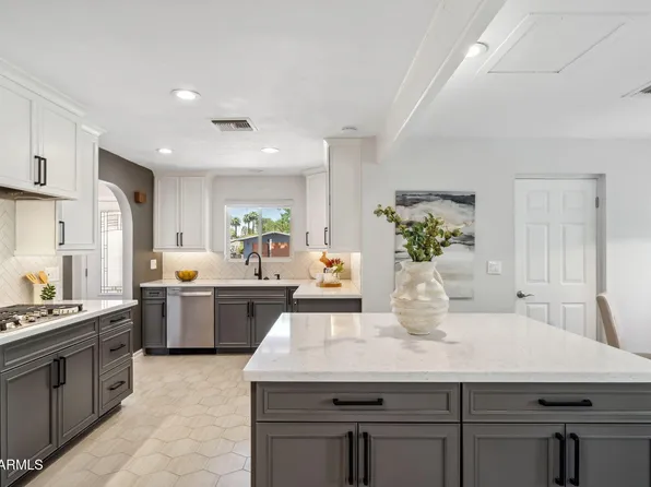 3221 N 41ST Place, Phoenix, AZ 85018