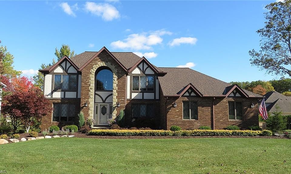 1st image of 10561 Tudor Cir