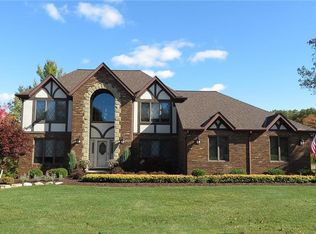 10561 Tudor Cir, North Royalton, OH 44133