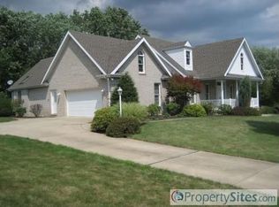 723 Skyline Dr, Belle Vernon, PA 15012
