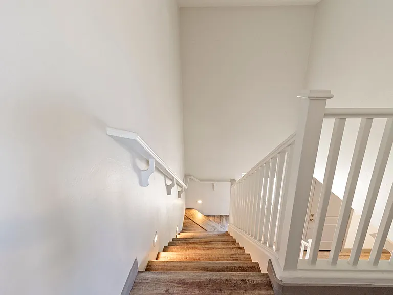 1720 E Edison St — Photo 69