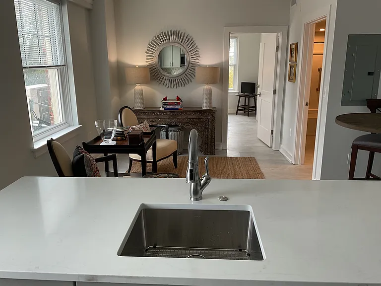 The Elliott Apartments — Photo 2