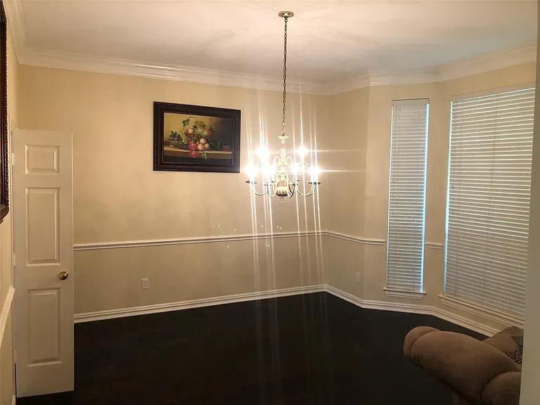 3828 Elgin Dr — Photo 3