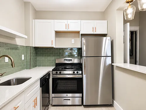 4429 W Pine Blvd #602 Photo 1