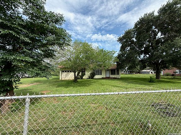 2nd image of 1920 Sutherland Springs Rd