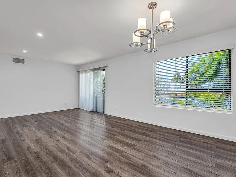 1432 Saltair Ave — Photo 25