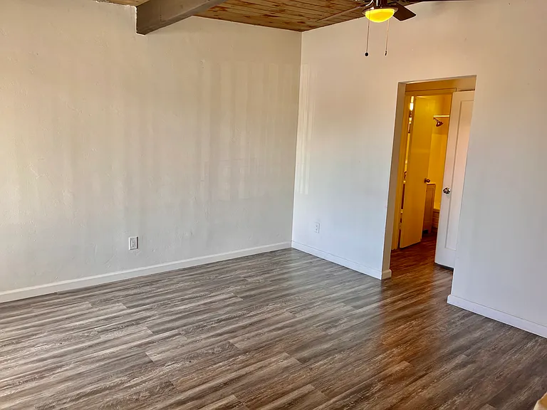 1210 W Lewis St #6 — Photo 7