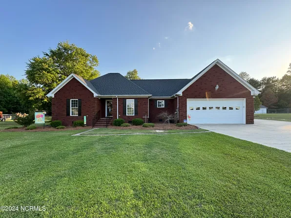 211 Edgebrook Drive, Pikeville, NC 27863