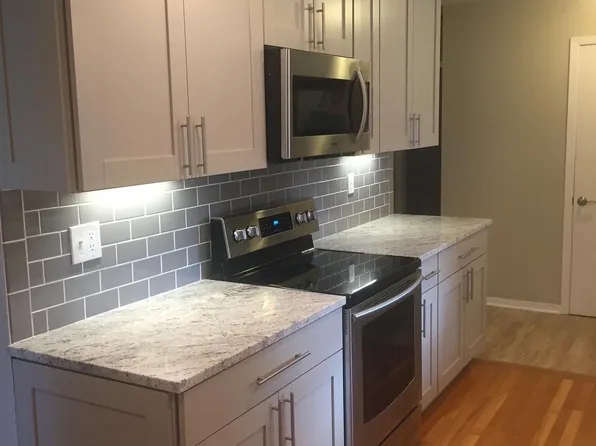 6631 Mastin St, Shawnee, KS 66203