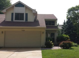 732 Cheyenne Ln, Elgin, IL 60123