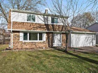 535 Hilltop Dr, Green Bay, WI 54301