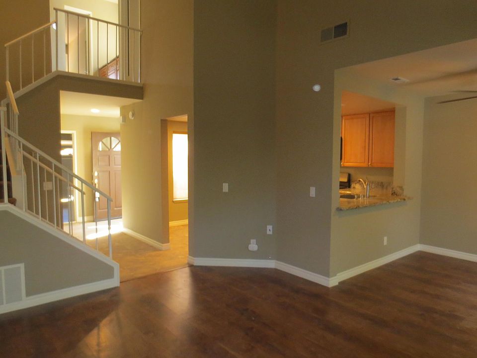 Light and bright 2 story