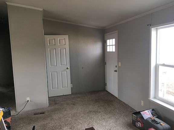 3rd image of 402 Southwood Dr