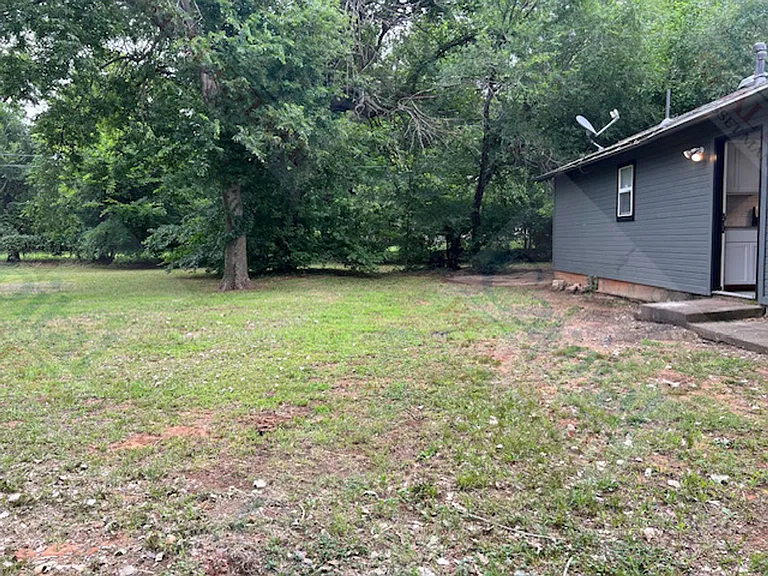 1520 Patricia Dr — Photo 30