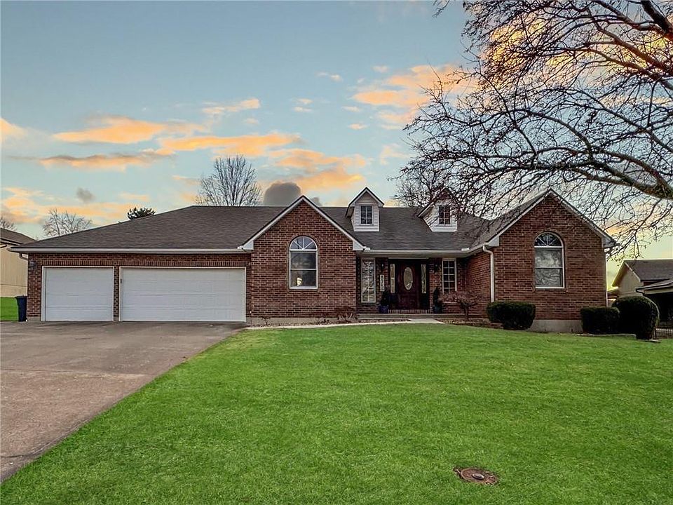 1st image of 875 Willow Tree Ct