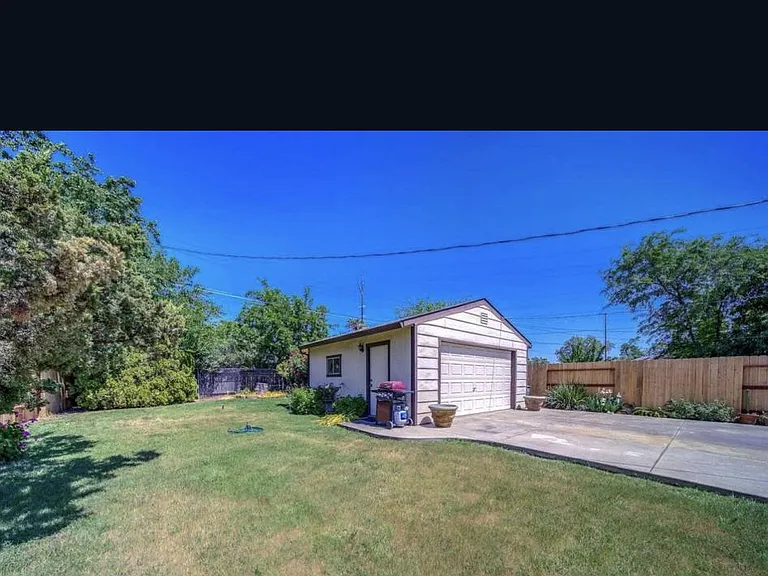 2125 Juliesse Ave — Photo 11