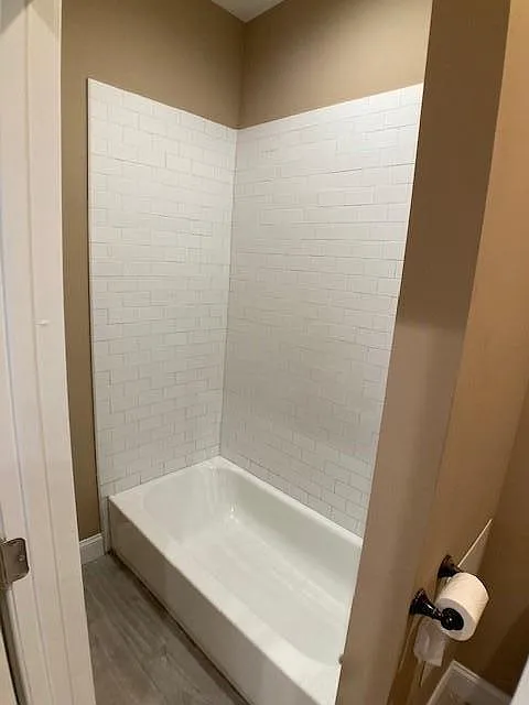 5 bed, 2000 sqft, $1,620 — Photo 4